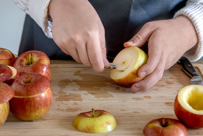 Äpfel entkernen