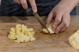Äpfel würfeln