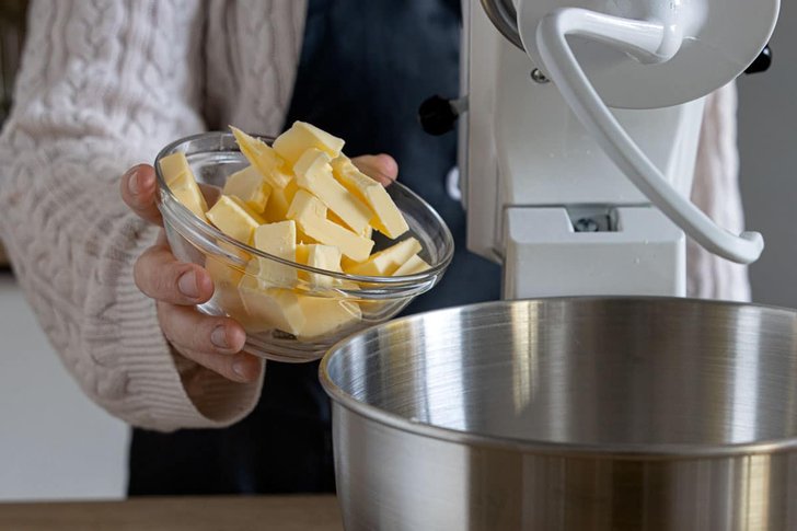 kalte Butter in Stücken