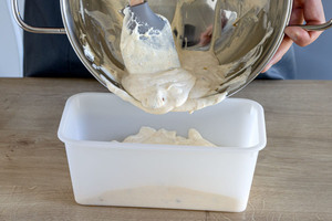 Lebkuchenparfait umfüllen