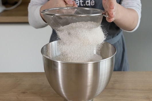Mehlmischung sieben