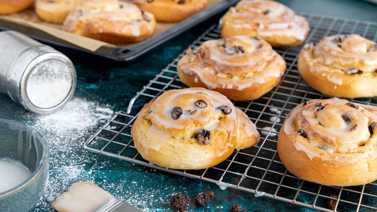 Rosinenschnecken mit Marzipan