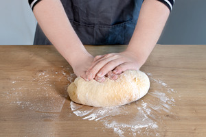 Hefeteig kneten
