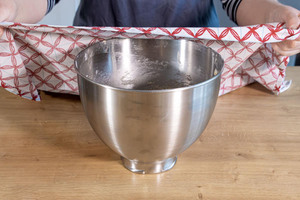 Hefeteig gehen lassen