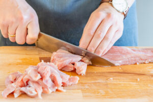 Schweinefilet schneiden