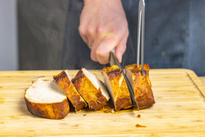 Schweinerücken portionieren