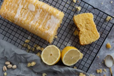 Saftiger Zitronenkuchen