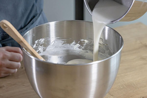 Gelatine hinzugeben