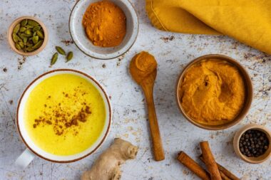 Goldene Milch Paste