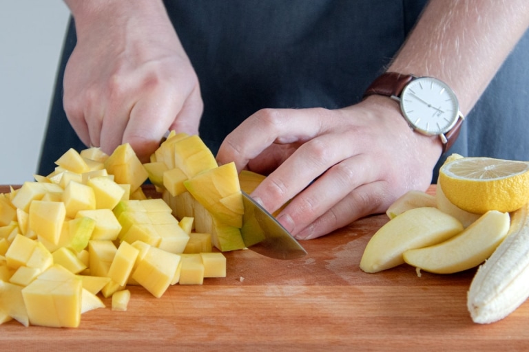 Mangomus mit Banane und Apfel | Rezept - eat.de