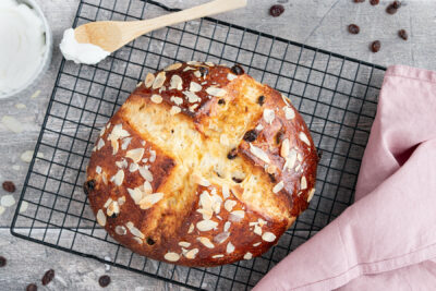 Osterbrot mit Quark