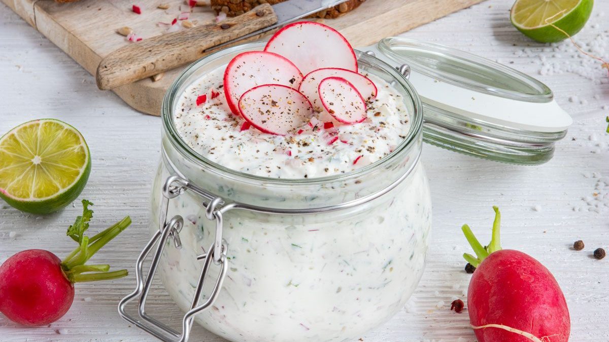 Cremiger Radieschendip mit Frischkäse | Rezept