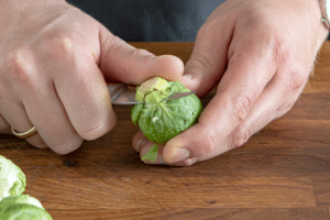 Rosenkohl putzen