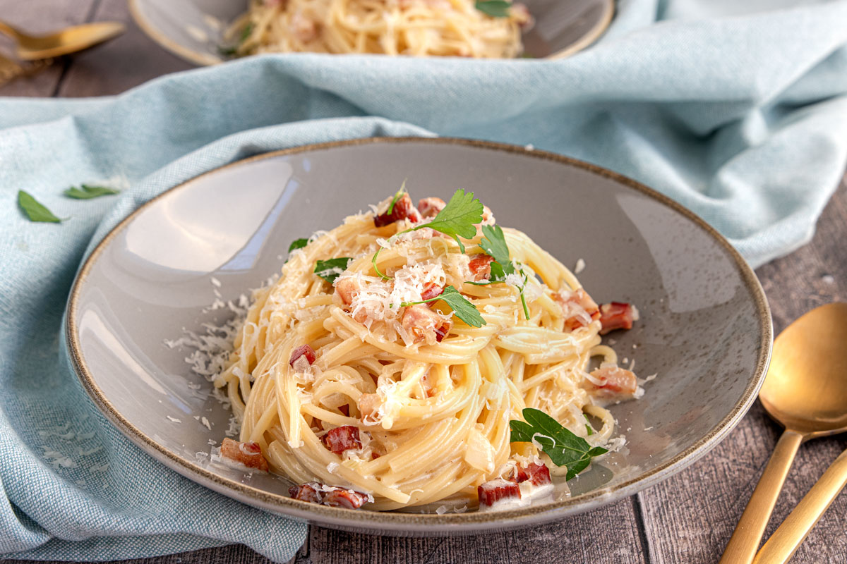 Spaghetti Carbonara mit Sahne Sauce | Rezept - eat.de