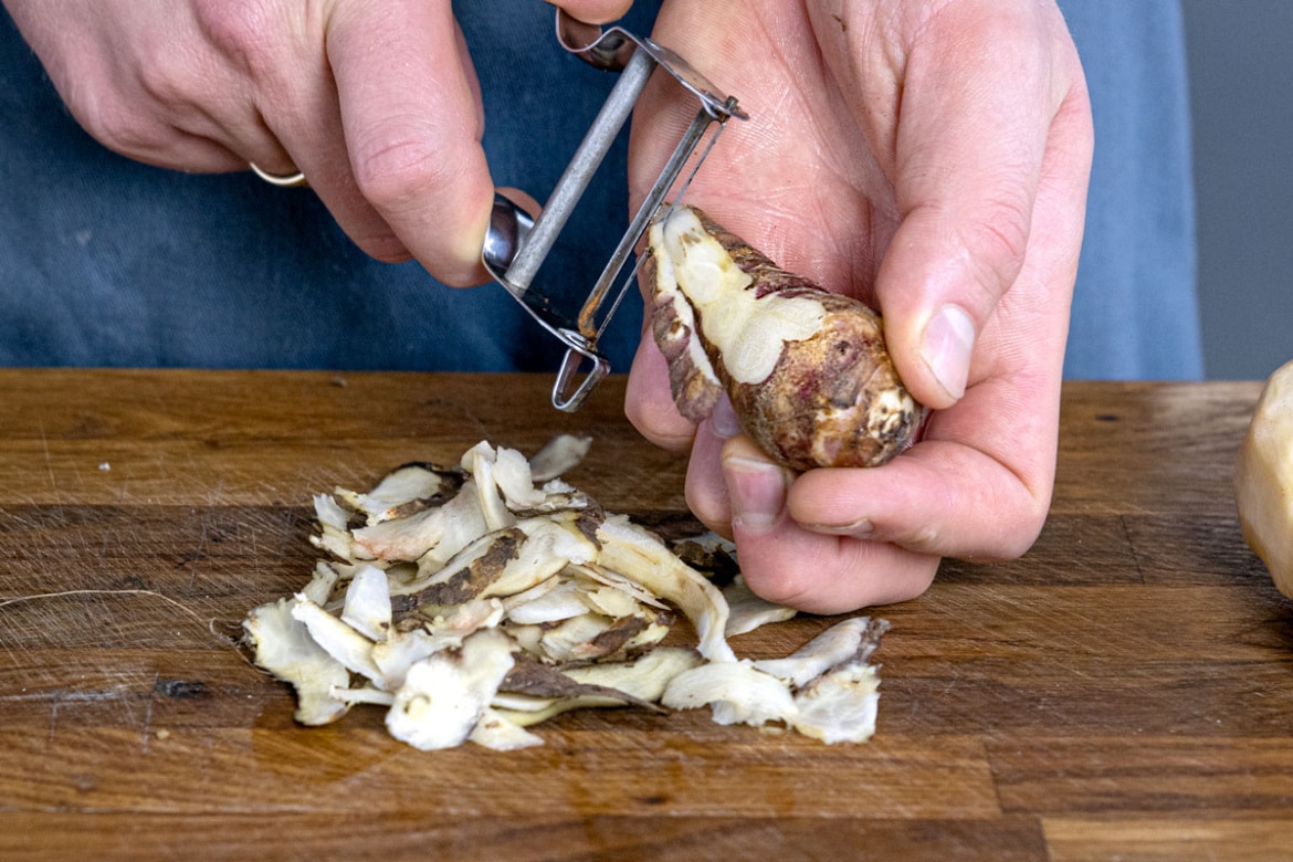 Roher Topinambur-Salat mit Erdnüssen | Rezept
