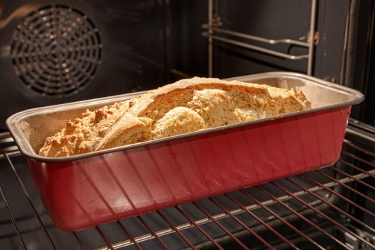 Weißbrot im Ofen
