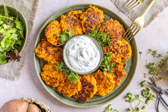 Einfache knusprige Süßkartoffelpuffer