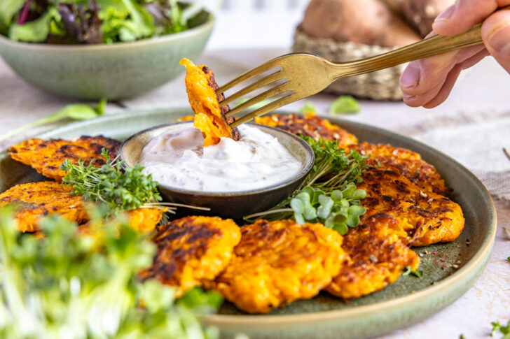 Einfache knusprige Süßkartoffelpuffer