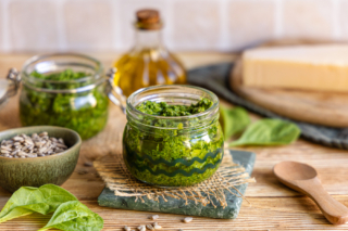 Spinatpesto mit Babyspinat und Sonnenblumenkerne