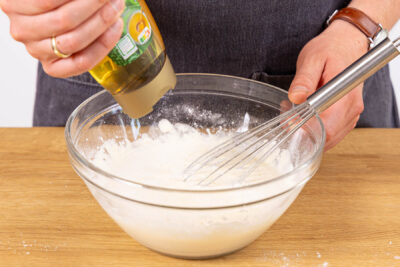 Teig mit Agavendicksaft süßen
