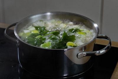 Gemüsefond kochen