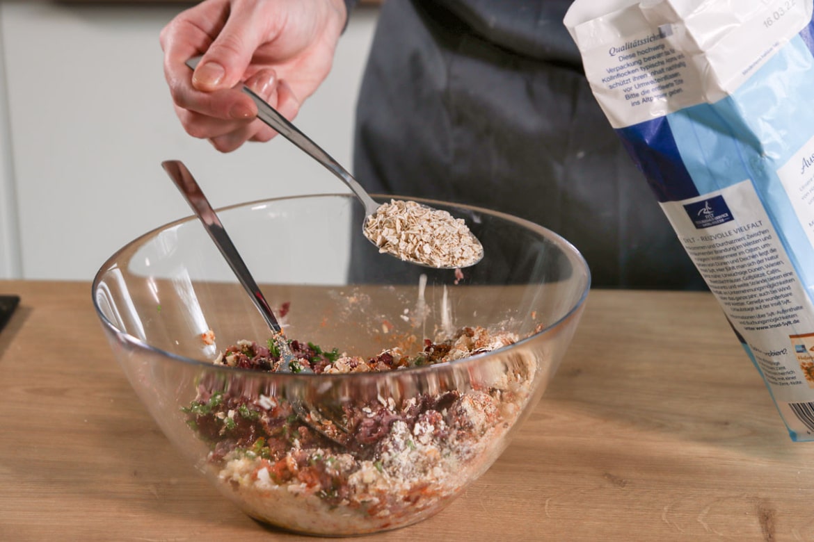 KidneybohnenBurger mit Haferflocken Rezept eat.de