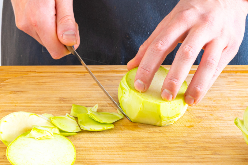 Kohlrabi schälen