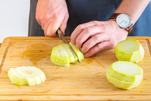Kohlrabi schneiden