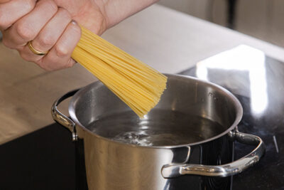 Spaghetti kochen
