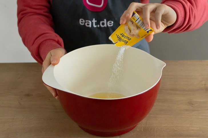 Vanillezucker hinzugeben