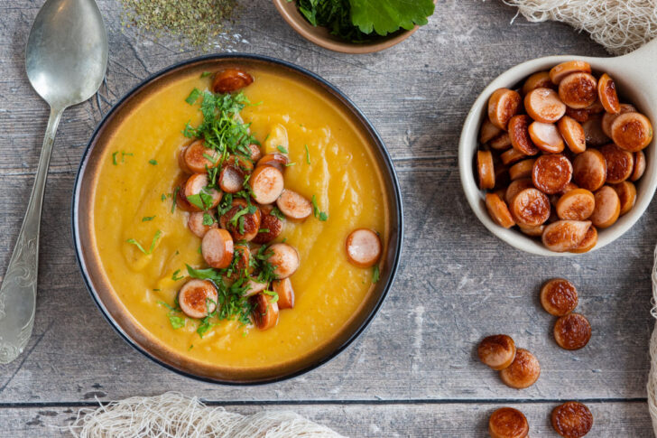 Sächsische Kartoffelsuppe mit Würstchen