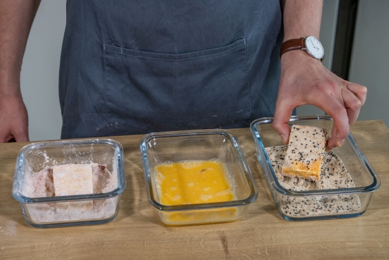 Schafskäse panieren: Feta mit perfekter Kruste | Rezept - eat.de