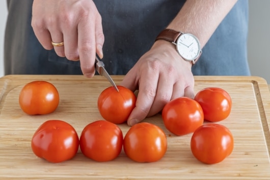 Tomaten einritzen