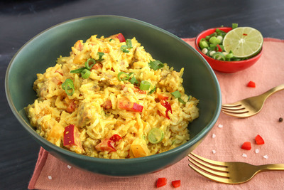 Reissalat angerichtet