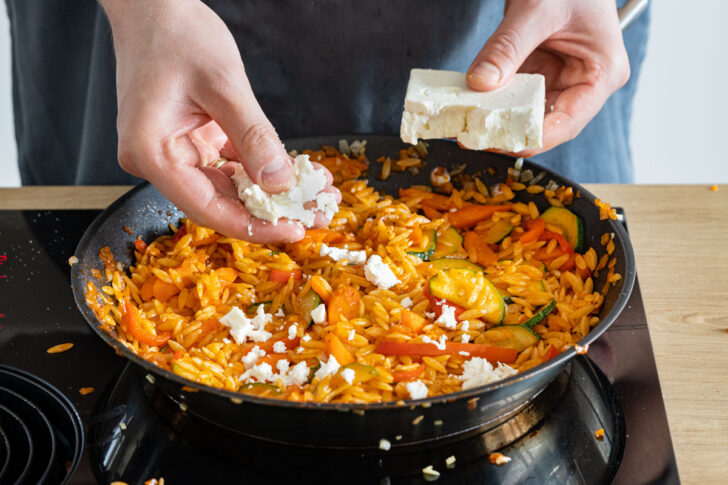 Feta hinzugeben