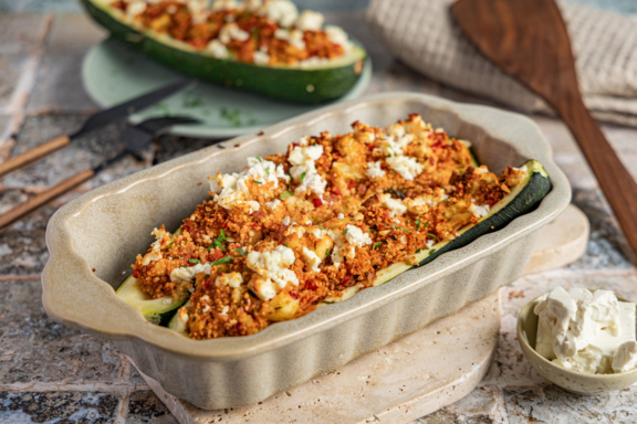 vegetarisch gefüllte Zucchini mit Couscous