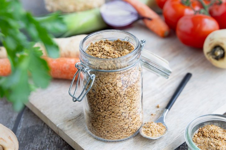 Selbstgemachte Gemüsebrühe für die Paleo Ernährung