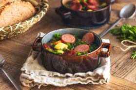 Omas Grünkohleintopf mit Cabanossi