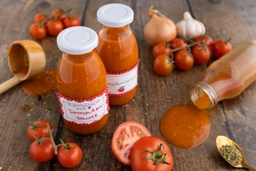 Tomatensauce kochen und haltbar machen