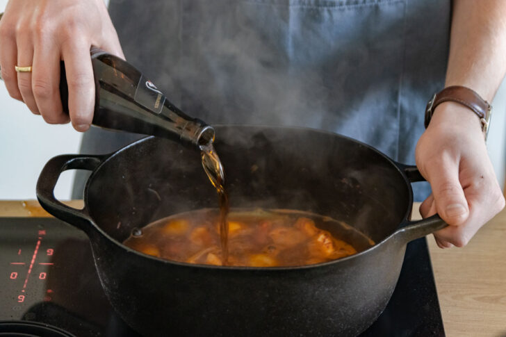 Schweinebraten mit Bier ablöschen