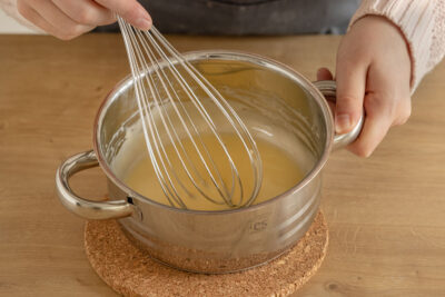 Eierlikör mit Gelatine verrühren
