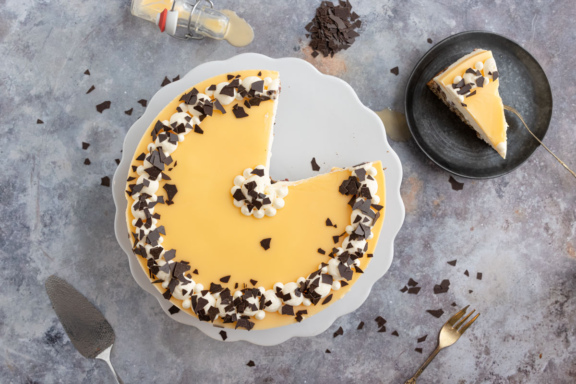 Eierlikörtorte mit Nussboden