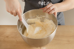 Eischnee unterheben