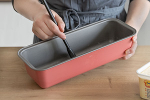Form für Rosinenstuten fetten