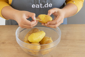 Kartoffeln schälen