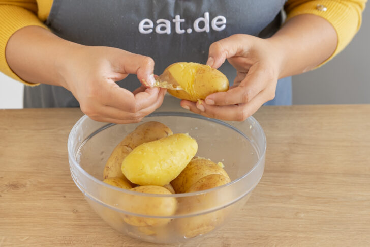 Kartoffeln schälen
