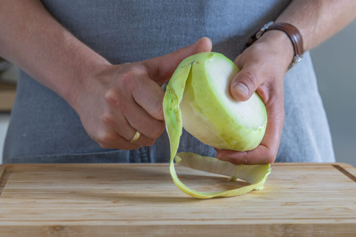 Kohlrabi schälen