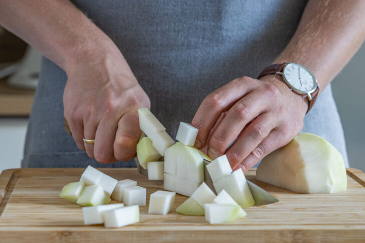 Kohlrabi würfeln