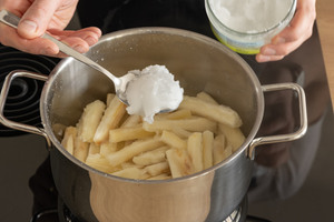 Kokosfett hinzugeben