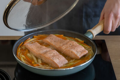 Lachsfilets dünsten
